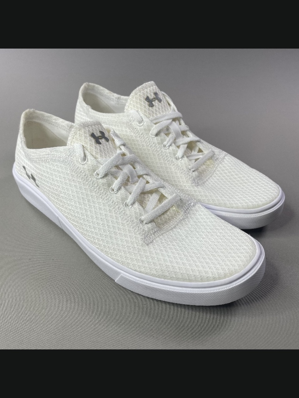 NEW Under Armour Shoes Boys 7 youth white sneakers athletic casual